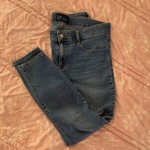 GAP Women's Classic Blue Skinny Jeans